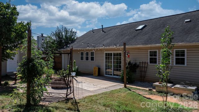 16522 Glenfurness Drive, Huntersville, NC 28078