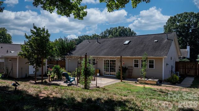16522 Glenfurness Drive, Huntersville, NC 28078