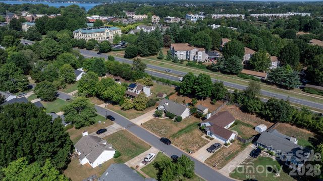 16522 Glenfurness Drive, Huntersville, NC 28078