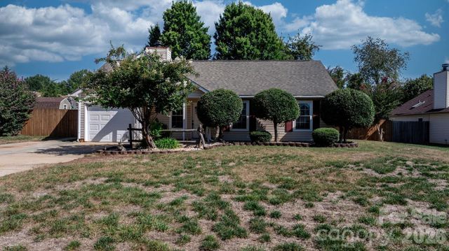 16522 Glenfurness Drive, Huntersville, NC 28078