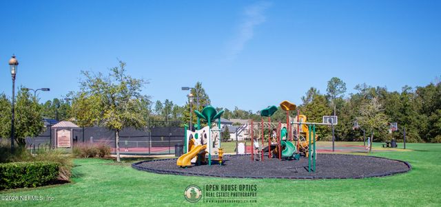 429 SERVIA Drive, St. Johns, FL 32259