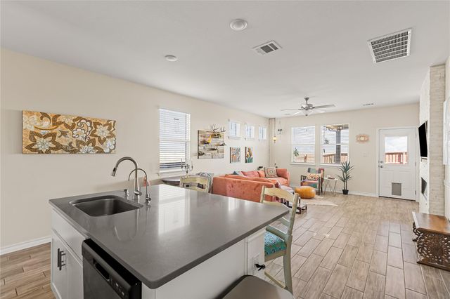 862 Pepperbark LOOP, Buda, TX 78610