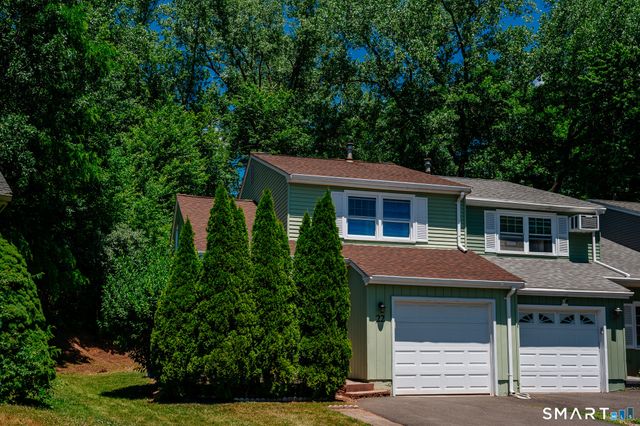 22 Pebble Court, Newington, CT 06111