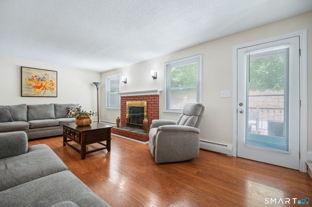 22 Pebble Court, Newington, CT 06111