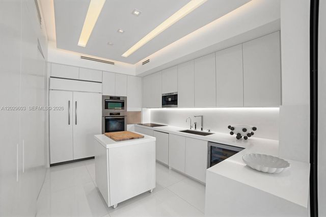 50 S Pointe Dr 2903, Miami Beach, FL 33139