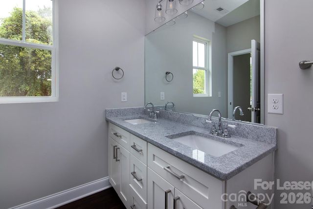 2915 Ross Avenue, Charlotte, NC 28208