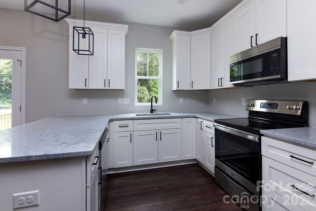 2915 Ross Avenue, Charlotte, NC 28208