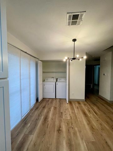 7804 Brodie LN, Austin, TX 78745