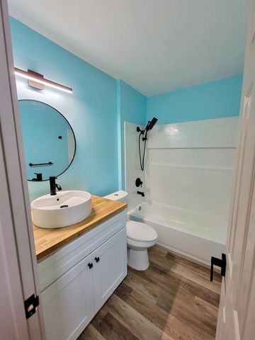 7804 Brodie LN, Austin, TX 78745