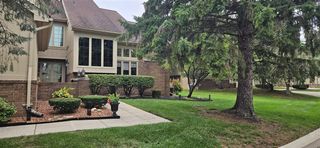37676 N Laurel Park Drive 70, Livonia, MI 48152
