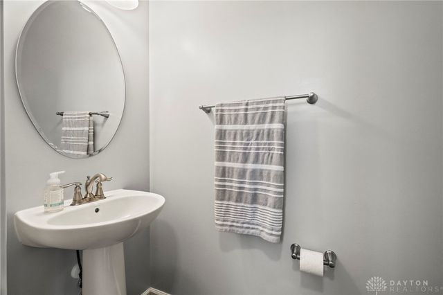6204 Willow Oak Drive, Tipp City, OH 45371