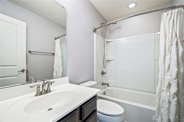 6204 Willow Oak Drive, Tipp City, OH 45371