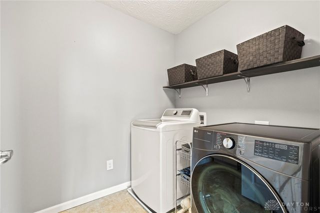 6204 Willow Oak Drive, Tipp City, OH 45371
