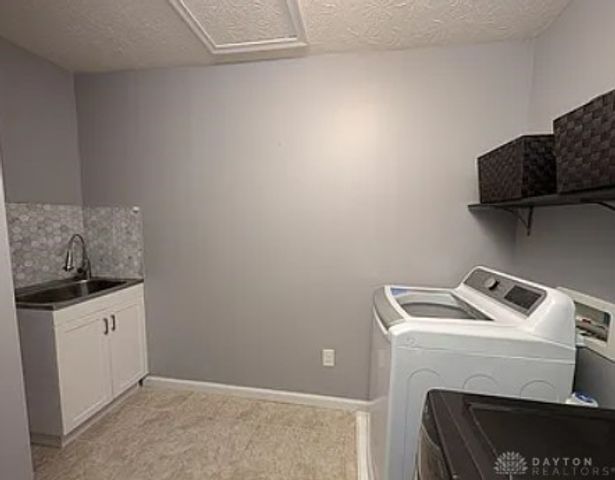 6204 Willow Oak Drive, Tipp City, OH 45371