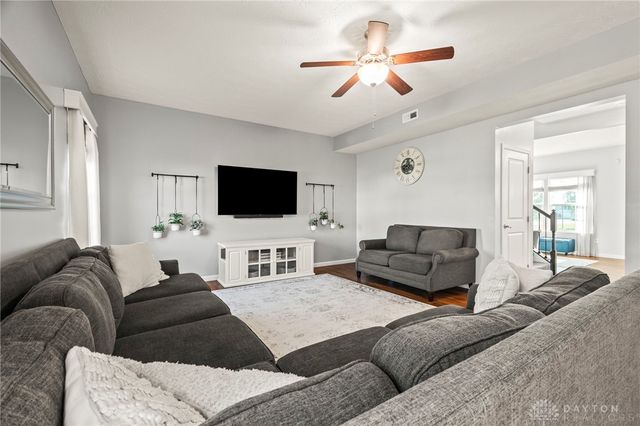 6204 Willow Oak Drive, Tipp City, OH 45371