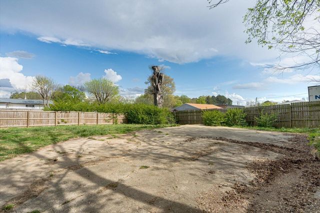 120 Cloud Springs Road, Rossville, GA 30741