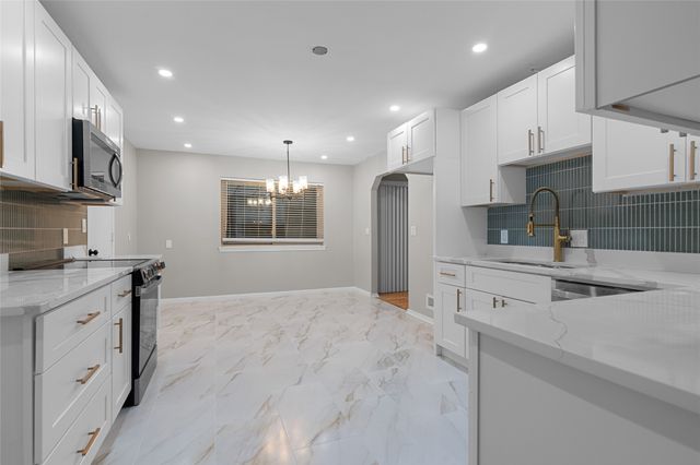 30 Crestwood Drive, Trophy Club, TX 76262