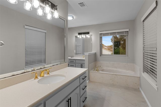 30 Crestwood Drive, Trophy Club, TX 76262