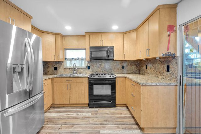 7 Avenue D, Key Largo, FL 33037