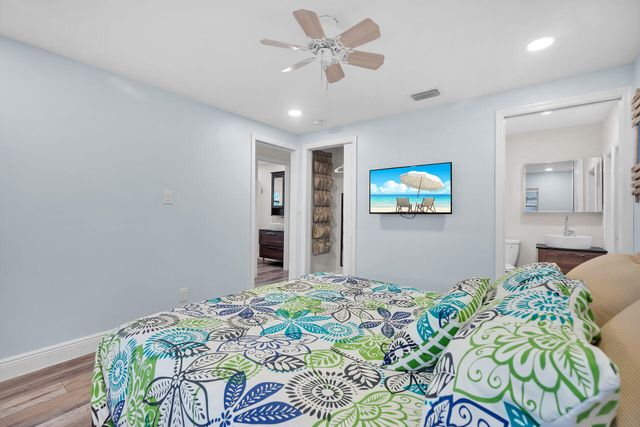 7 Avenue D, Key Largo, FL 33037