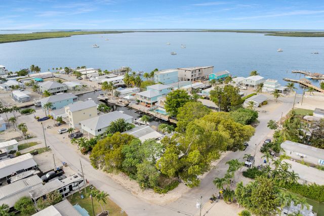 7 Avenue D, Key Largo, FL 33037