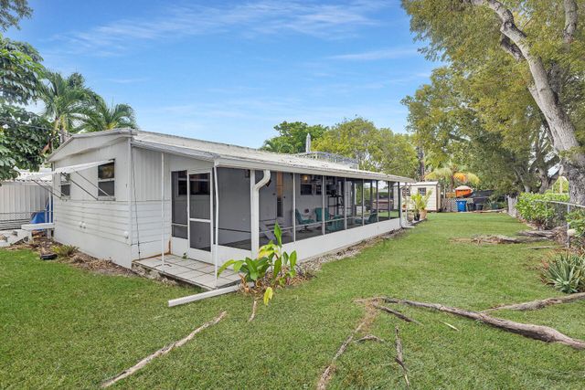 7 Avenue D, Key Largo, FL 33037