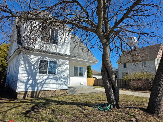 122 Hawley Street, Grayslake, IL 60030