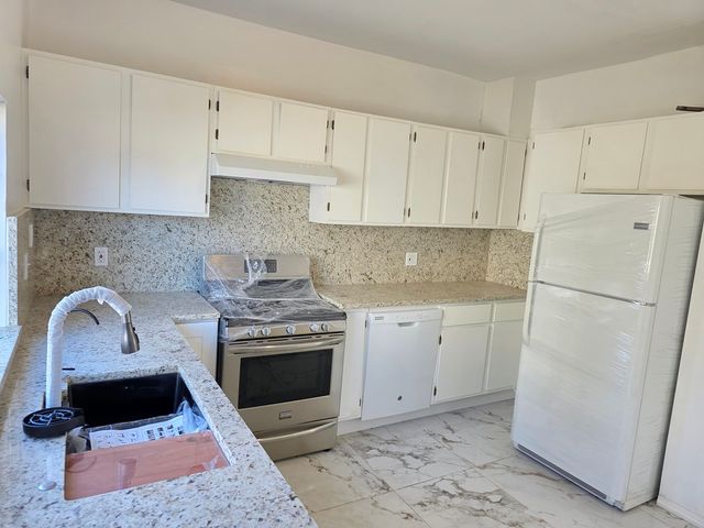 122 Hawley Street, Grayslake, IL 60030