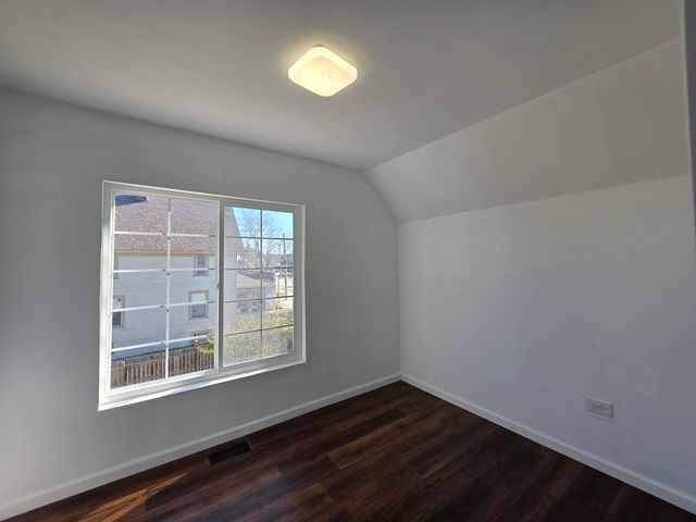 122 Hawley Street, Grayslake, IL 60030