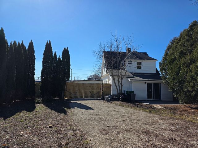 122 Hawley Street, Grayslake, IL 60030