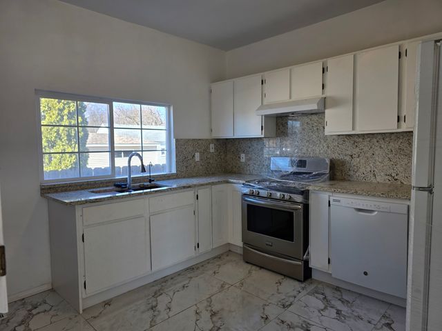 122 Hawley Street, Grayslake, IL 60030