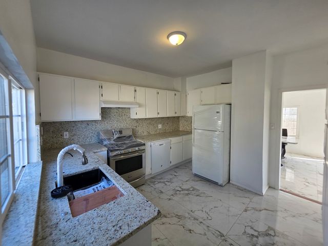 122 Hawley Street, Grayslake, IL 60030