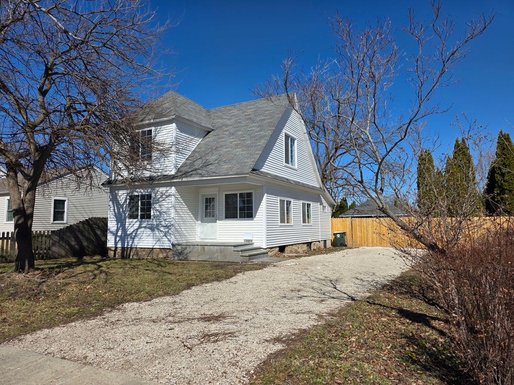 122 Hawley Street, Grayslake, IL 60030