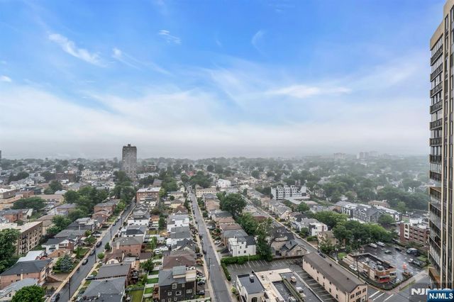 300 Winston Drive 2523, Cliffside Park, NJ 07010