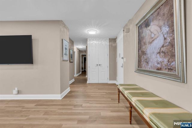 300 Winston Drive 2523, Cliffside Park, NJ 07010