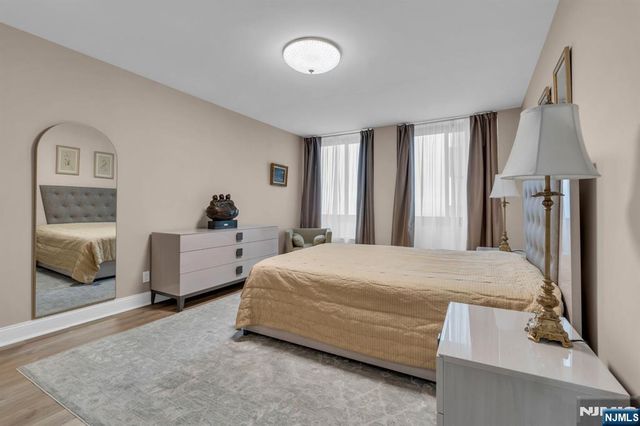 300 Winston Drive 2523, Cliffside Park, NJ 07010