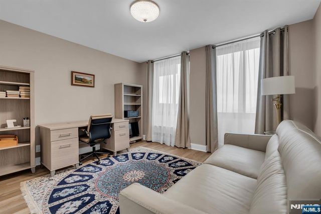 300 Winston Drive 2523, Cliffside Park, NJ 07010