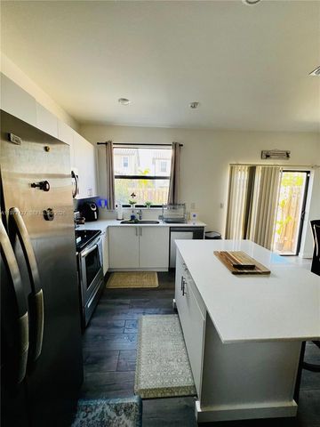 11715 SW 245th Ter, Homestead, FL 33032