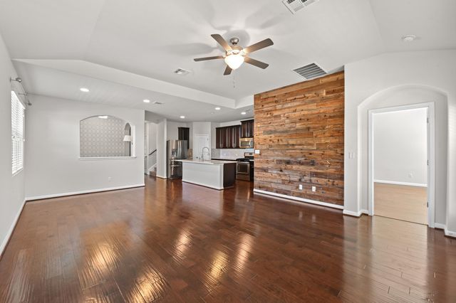 351 Wincliff DR, Buda, TX 78610