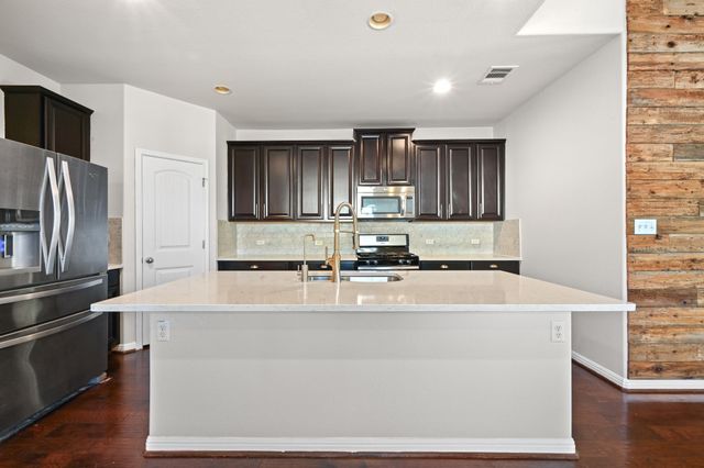 351 Wincliff DR, Buda, TX 78610