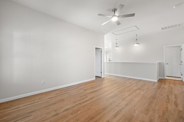 351 Wincliff DR, Buda, TX 78610