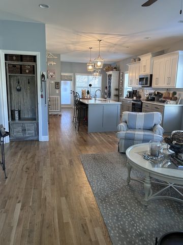 207 Walnut St, N, Springfield, TN 37172