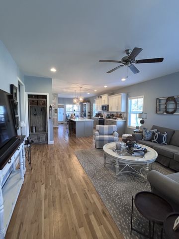 207 Walnut St, N, Springfield, TN 37172