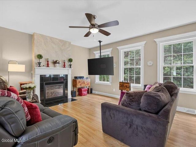 17 Forestbrook Drive, Ballston, NY 12019