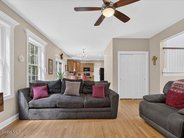 17 Forestbrook Drive, Ballston, NY 12019