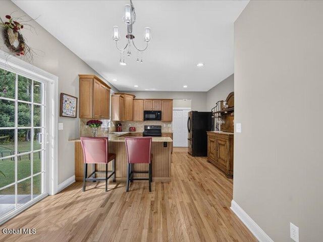 17 Forestbrook Drive, Ballston, NY 12019