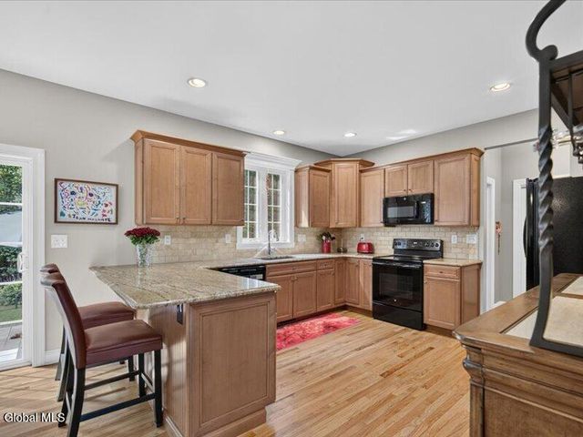17 Forestbrook Drive, Ballston, NY 12019