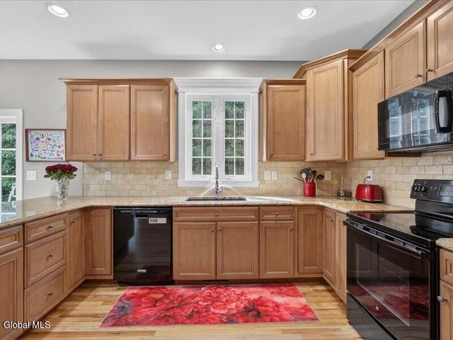 17 Forestbrook Drive, Ballston, NY 12019