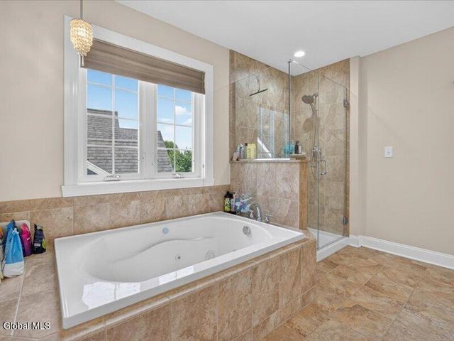 17 Forestbrook Drive, Ballston, NY 12019