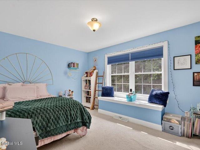 17 Forestbrook Drive, Ballston, NY 12019